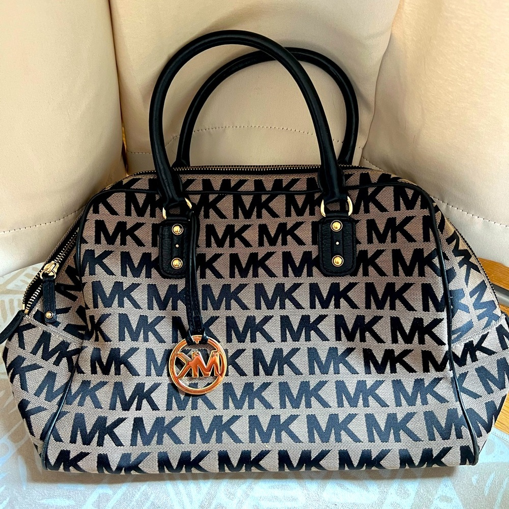 Michael kors tote purse